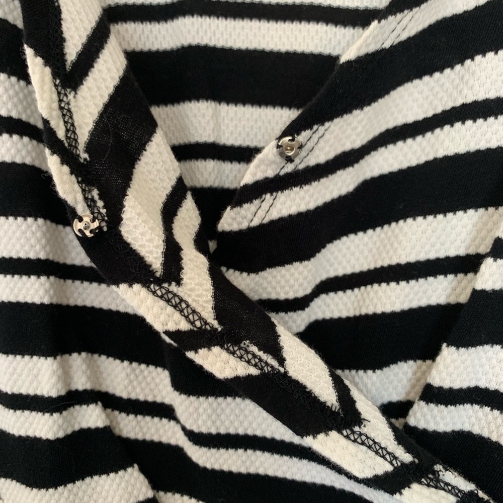 Striped sleeveless dress Universal Thread - Picture 6 of 8